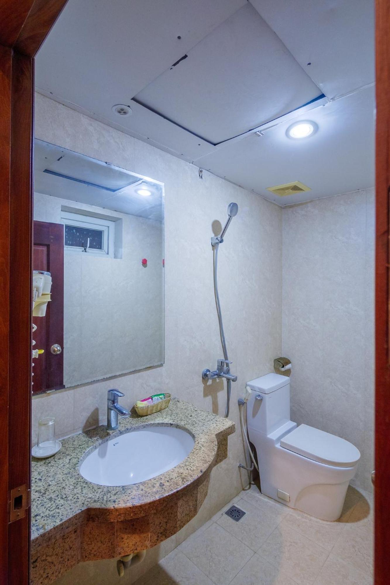 Ngan Ha Hotel Long Bien Hanoï Extérieur photo