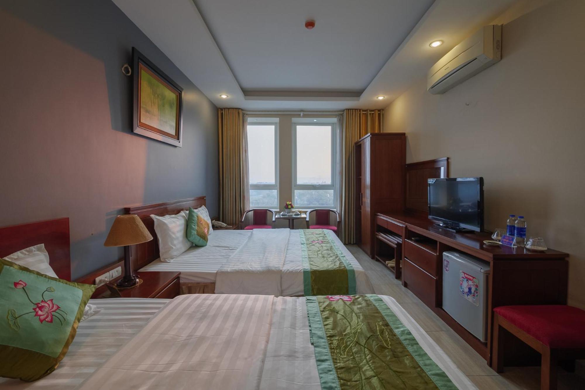 Ngan Ha Hotel Long Bien Hanoï Extérieur photo