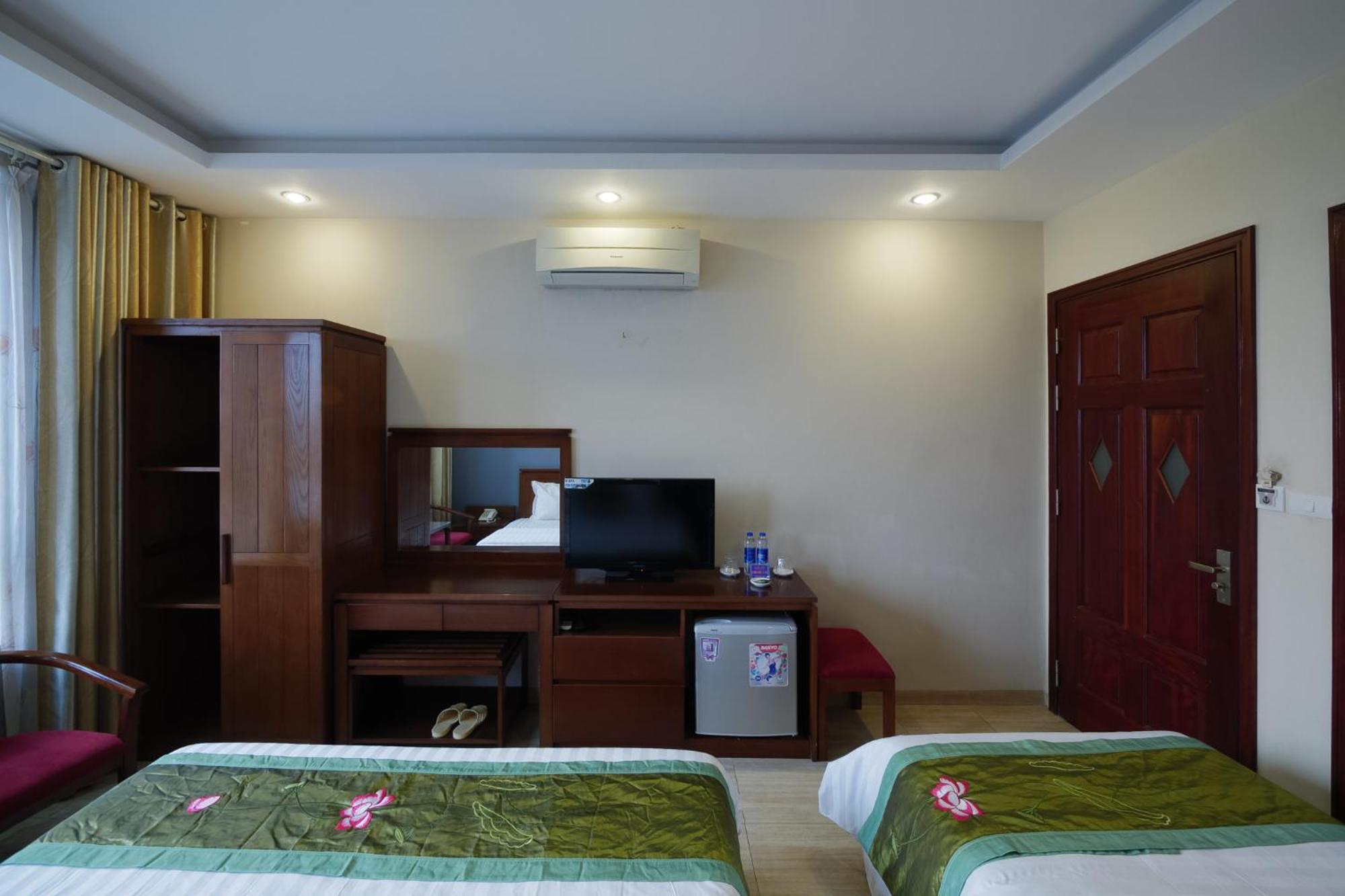 Ngan Ha Hotel Long Bien Hanoï Extérieur photo