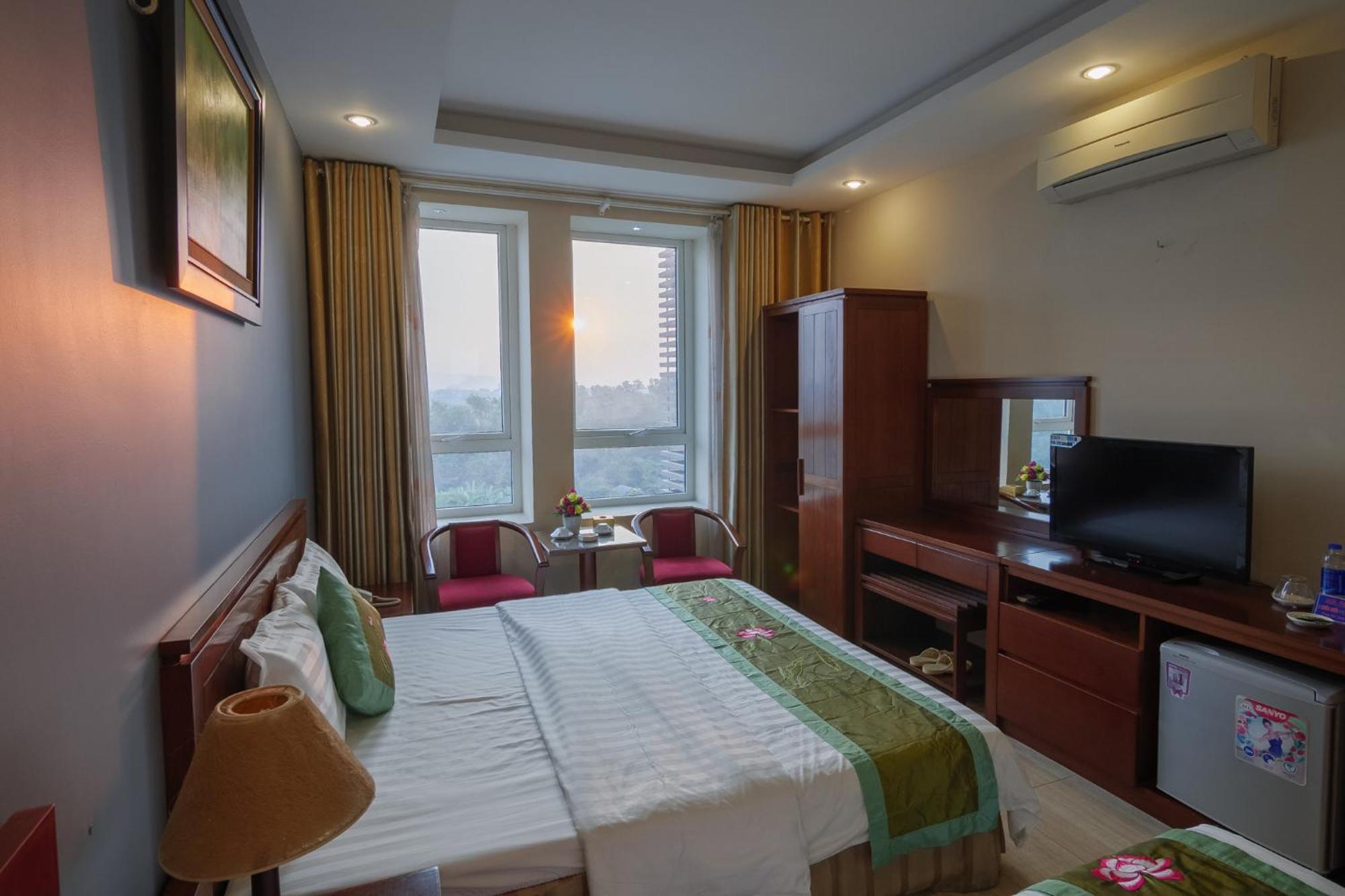 Ngan Ha Hotel Long Bien Hanoï Extérieur photo