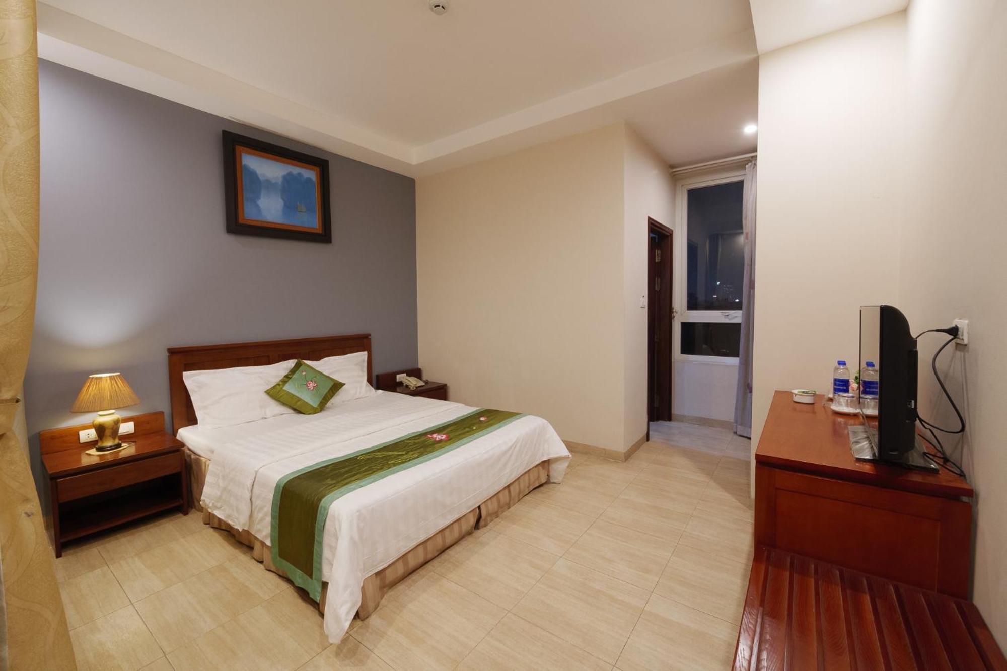 Ngan Ha Hotel Long Bien Hanoï Extérieur photo