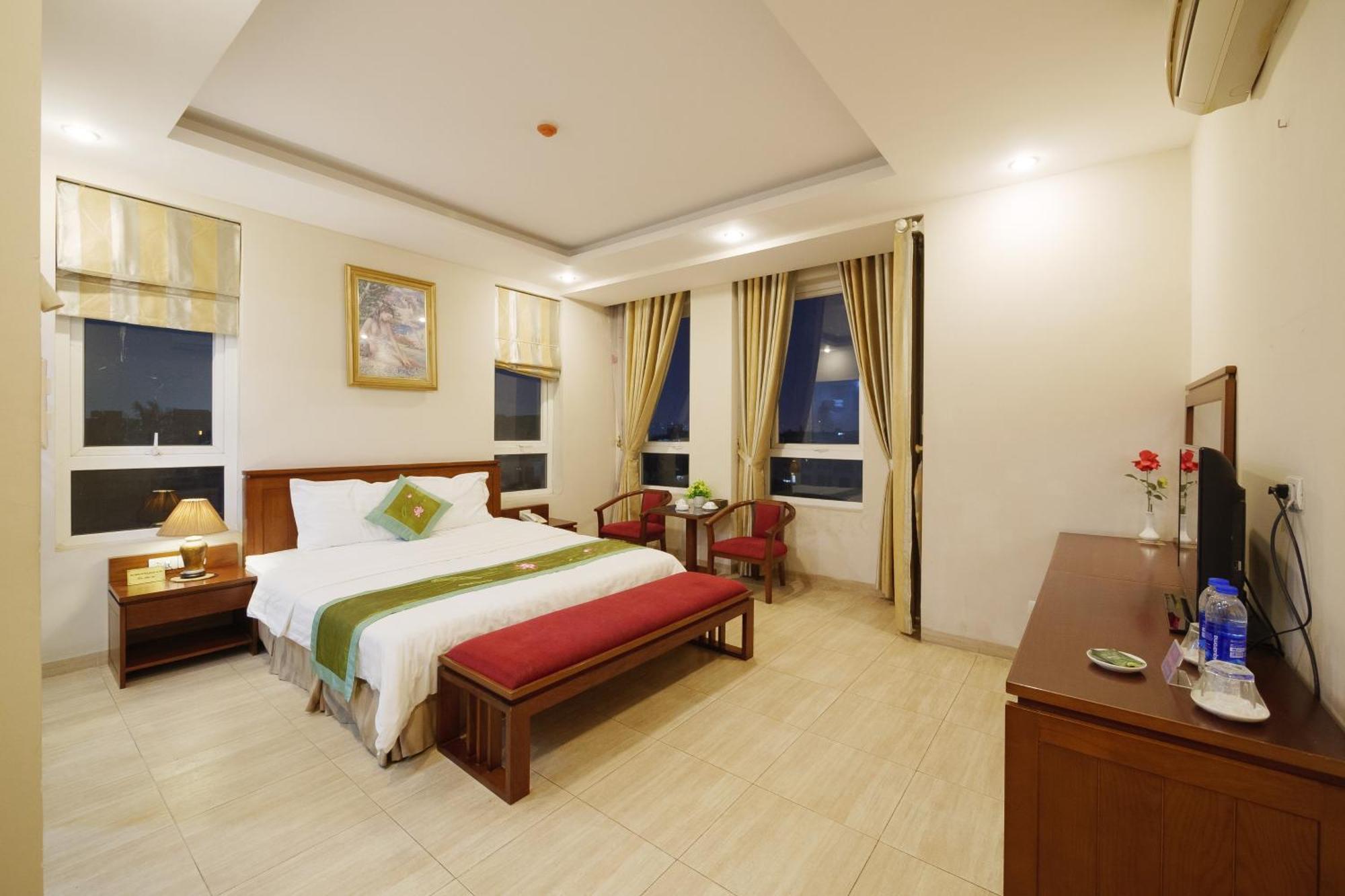 Ngan Ha Hotel Long Bien Hanoï Extérieur photo